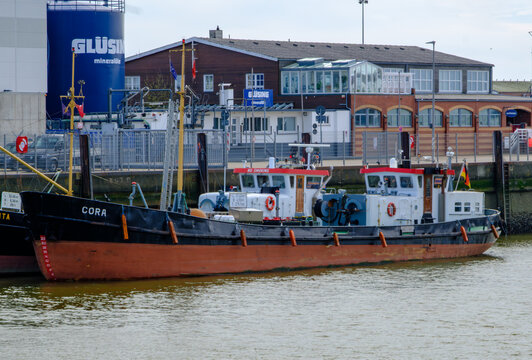 CUXHAVEN, GERMANY - 11.04.2026: Tanker CORA im Hafen von Cuxhaven