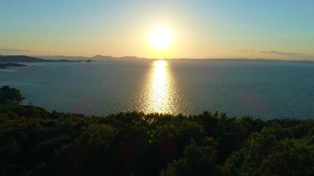 夕陽ヶ丘から望む瀬戸内海とナガ崎と夕日