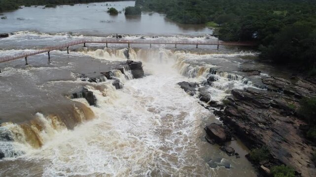 Cachoeira do Urubu - Piau&iacute; - Brasil