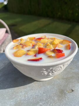peach with milch
