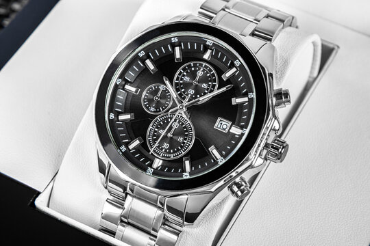 Luxury men&rsquo;s wristwatch with black dial, black stainless steel bracelet and elegant modern design
