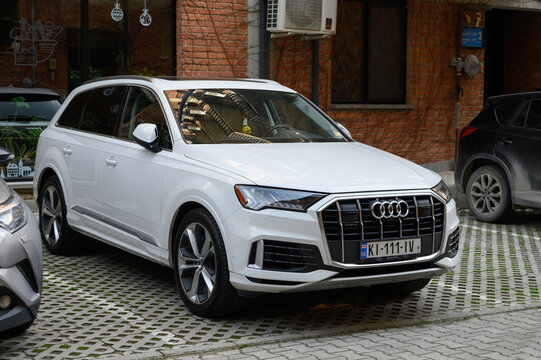  April 2, 2026, Tbilisi, Georgia White Audi Q7 2020-2022 SUV Parked on Asphalt Lot