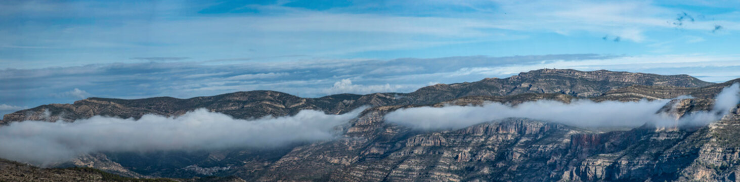 Fotos panor&aacute;micas de monta&ntilde;a, pueblos de monta&ntilde;as entre las nubes Dos Aguas Valencia.
