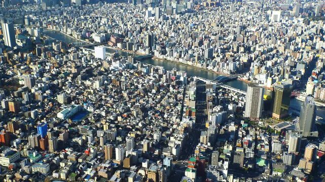 東京スカイツリー天望デッキから望む都心のビル群と富士山