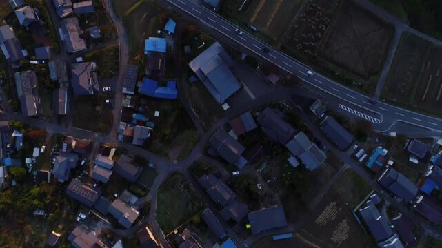 県道186号と朝霧と朝日と浅間山と千曲川