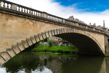 Fototapeta premium North Parade Bridge over River Avon in Bath, Somerset, England, UK