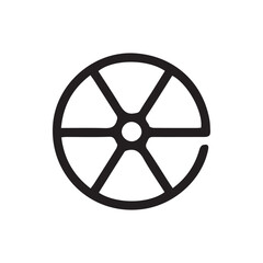 Obraz premium Simple black outline of a segmented circle representing a stylized fruit slice