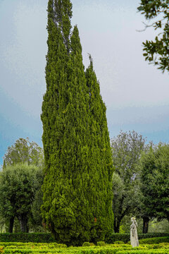 Palazzo Massaini, affacciato sulla Val d&rsquo;Orcia, a pochi passi dal pittoresco borgo di Pienza,. dimora storica con un bel giardino all'Italiana. Provincia di Siena, Toscana, Italia