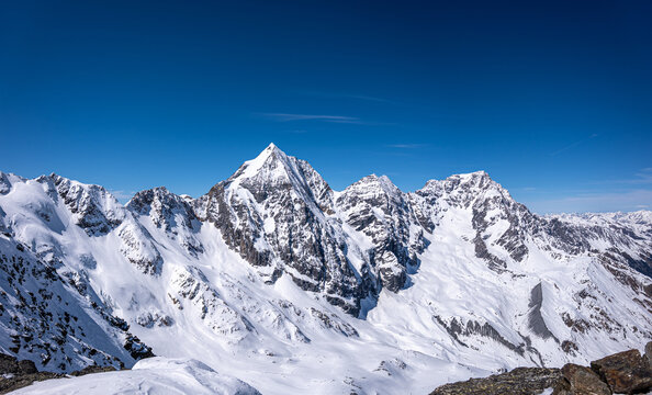 K&ouml;nigsspitze und Ortler von der Eisseespitze im Winter