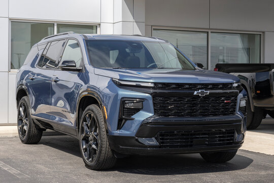 Chevrolet Traverse RS 3-Row SUV display. Chevy offers the Traverse with a 2.5L Turbocharged 4-Cylinder engine. MY:2026
