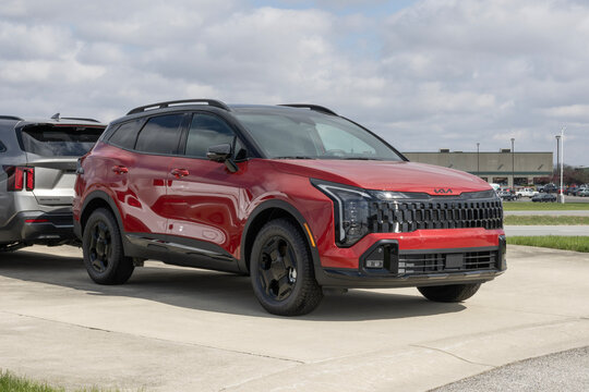 Kia Sportage X-Pro Prestige AWD SUV display. Kia offers the Sportage with a 2.5L Direct Injection 4-Cylinder engine. MY:2026