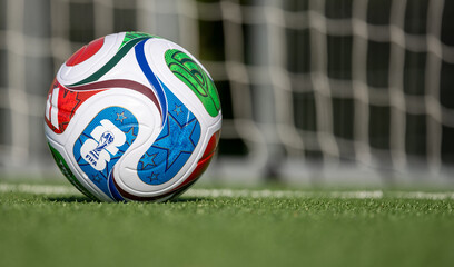 Naklejka premium ADIDAS TRIONDA, offizieller Spielball des FIFA World Cup 2026