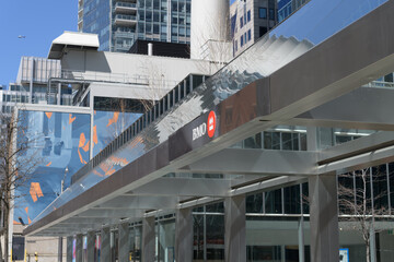 Naklejka premium exterior building and sign of BMO Bank of Montreal, branch, located at 200 King St W, Toronto
