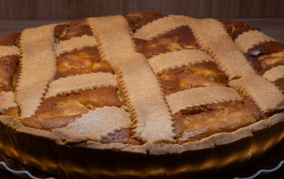 Typical Easter sweets in Campania: wheat pastiera