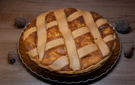 Typical Easter sweets in Campania: wheat pastiera
