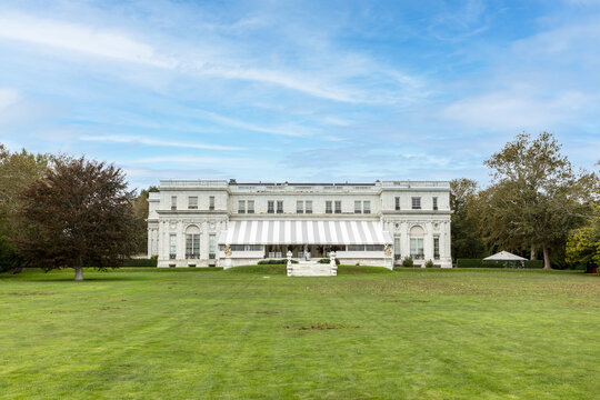Exterior view of historic Rosecliff Mansion in Rhode Island