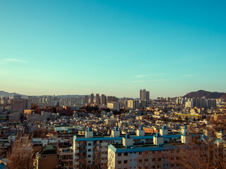 Obraz premium The town from the observation