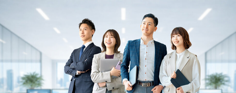 目標に向かう日本人ビジネスパーソンのチームイメージ（LP・バナー向け）, Japanese Business Team Moving Toward Their Goals