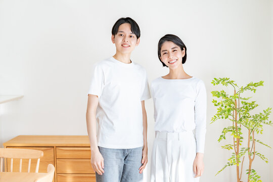 笑顔の日本人カップル