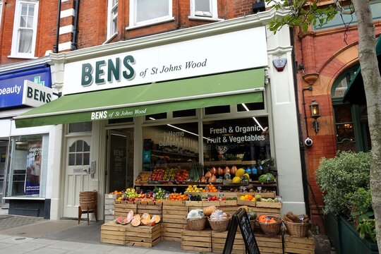 BENS Greengrocers is located at 122 St John's Wood High Street in London. BENS is a local green grocer's chain selling fresh and organic fruits and vegetables.