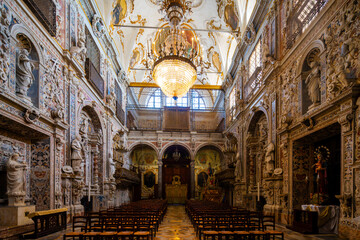 Obraz premium Views of Palermo historic city architecture and urban life - Palermo, Sicily, Italy – November 14, 2025