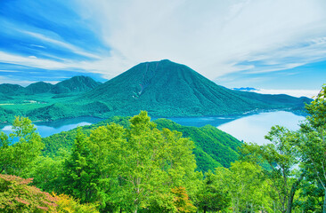 Fototapeta premium 栃木県日光市 奥日光の中禅寺湖と男体山の風景