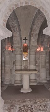 Le reliquaire de Saint-Beno&icirc;t, dans la crypte de la basilique de Saint-Beno&icirc;t-sur-Loire (abbaye de Fleury)