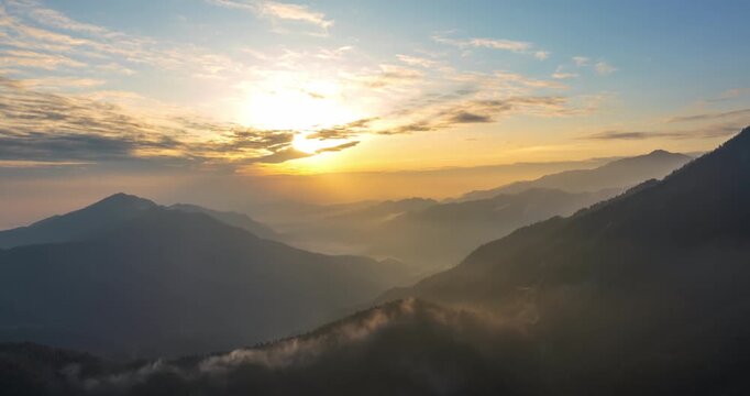 Muli Gong Village, Huangshan, Anhui: Sunrise Timelapse Above the Clouds