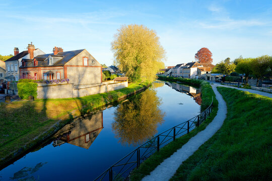 The Loing canal in Nemours city. &Icirc;le-de-France region