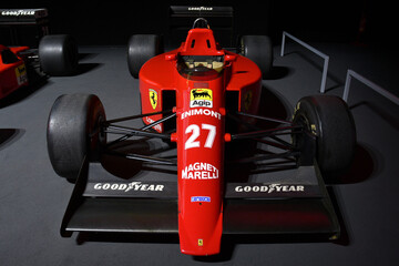 Fototapeta premium Scarperia, Italy - October 24th 2025: Ferrari 640 or F189 ex Nigel Mansell and Gerhard Berger on display during Ferrari World Finals 2025 at Mugello Circuit in Italy.