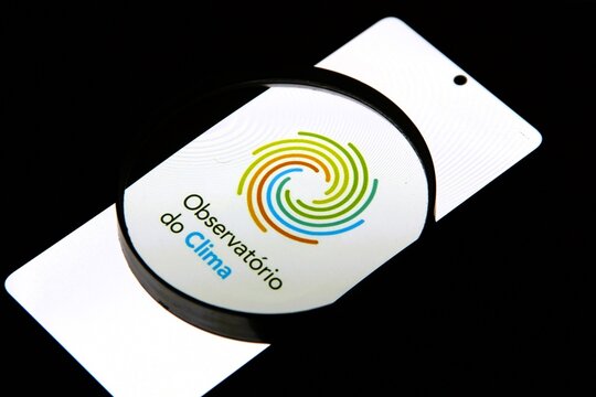 Observat&oacute;rio do Clima - Rede brasileira fundada em 2002 que re&uacute;ne organiza&ccedil;&otilde;es da sociedade civil, institutos de pesquisa e movimentos sociais. Seu objetivo principal &eacute; atuar na agenda clim&aacute;tica.