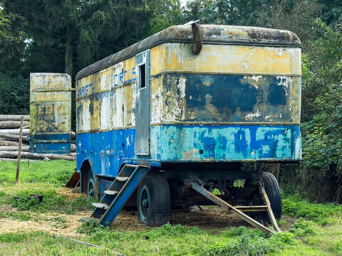 Alter Zirkuswagen
