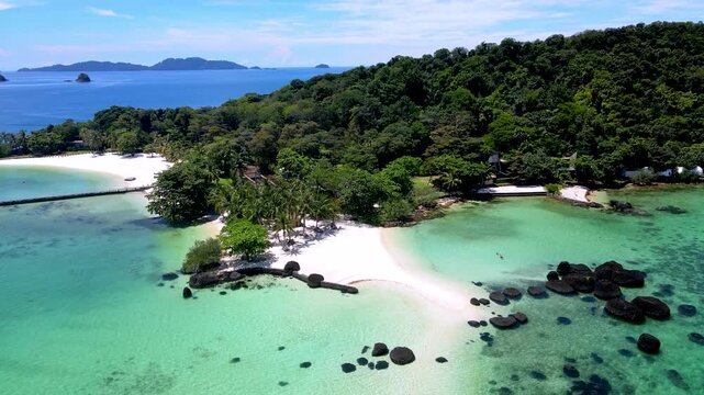 Discover the serene beauty of Koh Kham in Trat, Thailand, where white sandy beaches meet vibrant turquoise waters. Ideal for relaxation, adventure, and unforgettable memories.