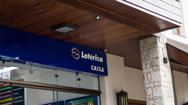 Fachada de casa lot&eacute;rica da Caixa em Gramado RS destacando servi&ccedil;os financeiros e atendimento ao p&uacute;blico no com&eacute;rcio local. Gramado RS 10 Abril de 2026