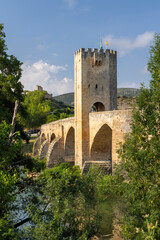 Obraz premium Frias medieval arch bridge with defense tower
