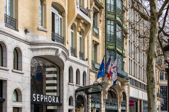 shops, apartments and office buildings in Paris France FR