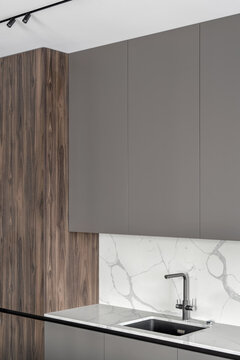 Apartment in contemporary style with wooden kitchen