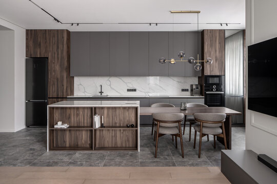 Apartment in contemporary style with wooden kitchen