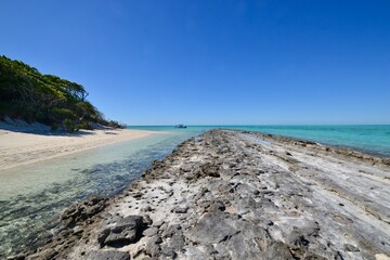 Turquoise water on Australia's Great Barrier Reef at Heron Island © Australian Stock