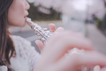 フルート演奏 © Jerry