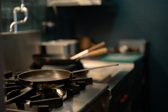 Kitchen gas stove frying pan cookware stainless steel restaurant