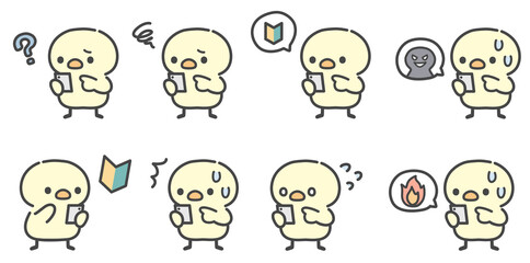 スマートフォンを持ってさまざまな表情をするひよこの手描きイラストセット © Nitomaru