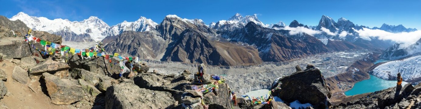 Ngozumba glacier Mount Everest Lhotse Cho Oyu Makalu
