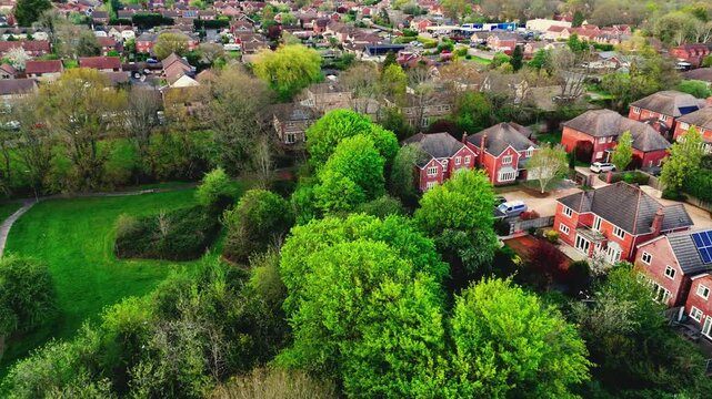 Horton Heath is a semi-rural Hampshire village near Eastleigh. It features the Brigadier Gerard pub, local woodlands, and major new eco-friendly housing developments. Shot in spring at sunset.