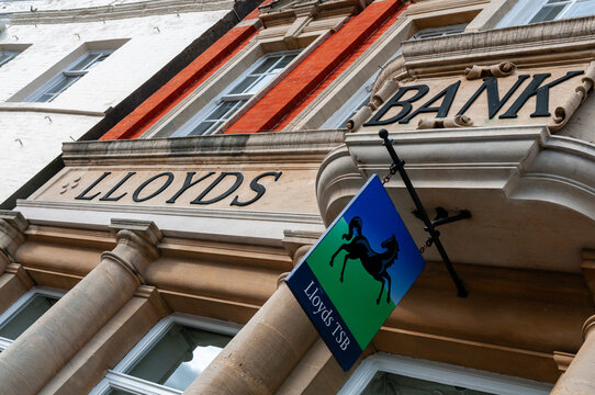 Old and new signs for Lloyds TSB bank