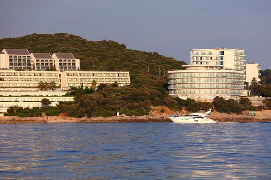 Dubrovnik hotels in Croatia. Coast in Labad district.