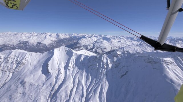 Vol au dessus de montagne aiguille d'arves