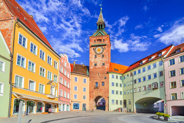 Obraz premium Landsberg am Lech, Germany. Traditional colorful houses in historical gothic Old Town, Bavaria, Romantic Road scenic view.