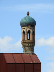 a turret on the building of the sulfur baths in Tbilisi © Nick-Luhminski