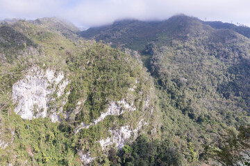 Fototapeta premium Semuc Champey en Guatemala. Impresionantes piscinas naturales. Vista aérea Semuc Champey 